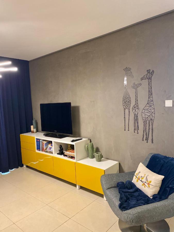 Fat Cow Apartment 101 Larnaca Buitenkant foto